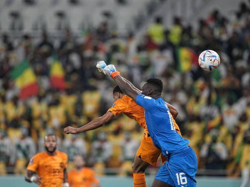 Dutch take advantage as Senegal miss Mane